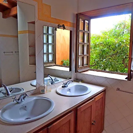 Lägenhet Casa Dos Sonhos, Private Terrace, Quiet Location, Walking To Village, Ecological Pool, Pets Considered, Nature Friendly *